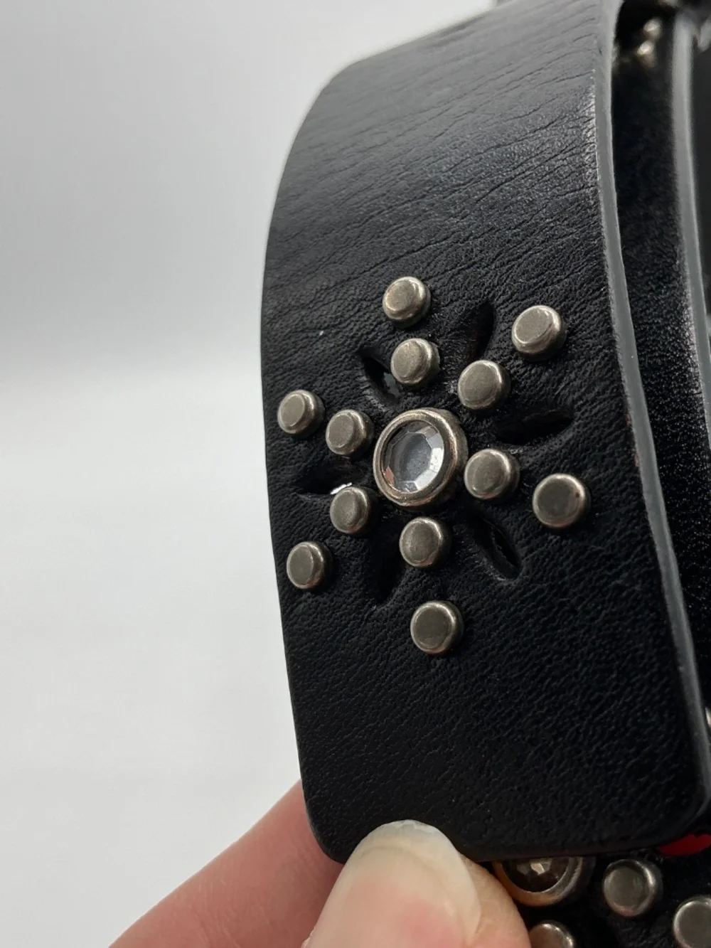 VTG Leather Belt Size M Women's Nine West Black Starburst Rhinestones Cut Outs